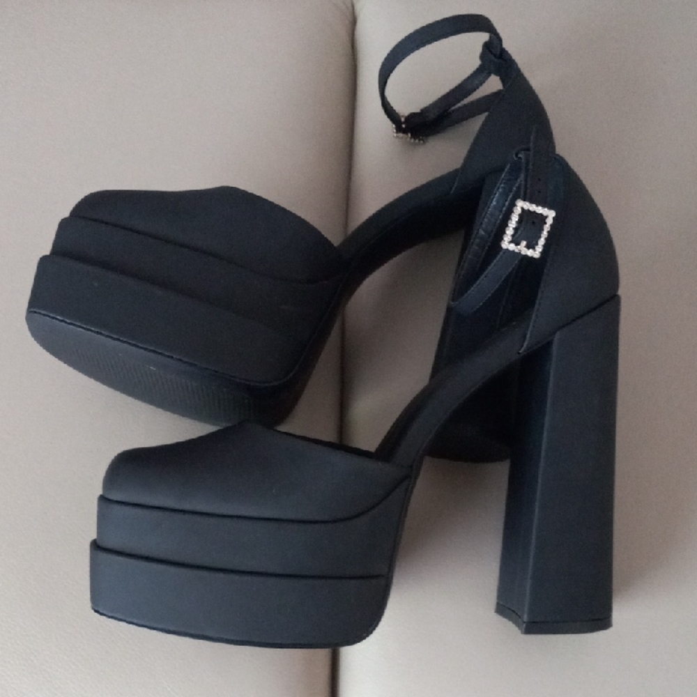 Aldo Elegant Matte Black Platform Heels Size 6M